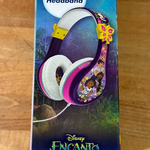 Disney Encanto Wired Headphones for Kids - Picture 4 of 7